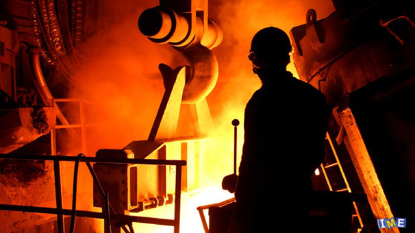 استفاده از قراضه‌هاي فولادي در توليد فولاد خام يكي از شاخص‌هاي مهم پايداري صنایع فولاد جهان به شمار مي‌آيد